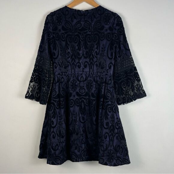 Eliza J Black Blue Burnout Velvet Lace Bell‎ Sleeve Fit and Flare Dress Size 4 - Picture 8 of 14